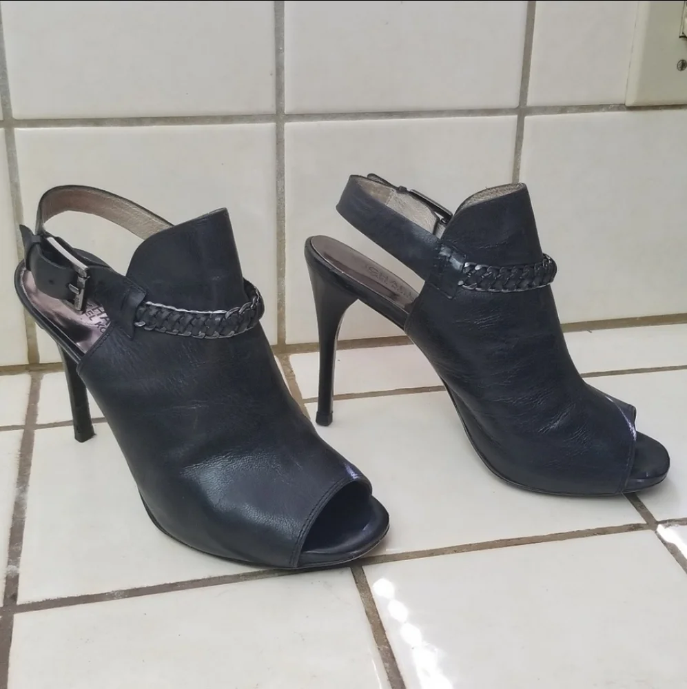 MICHAEL KORS leather open toe heels chain hooded